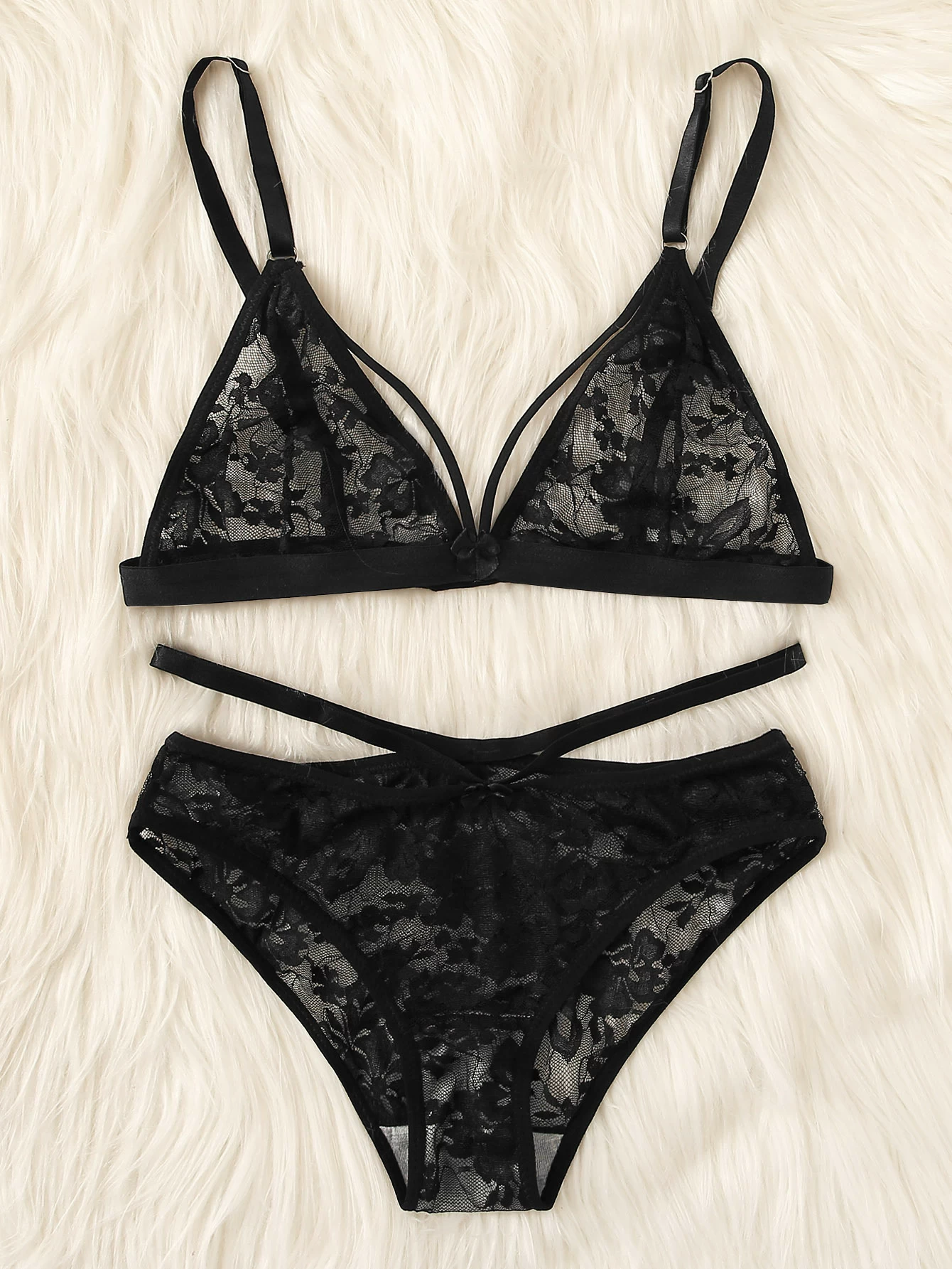 ensemble de lingerie en dentelle à harnais – Image 2