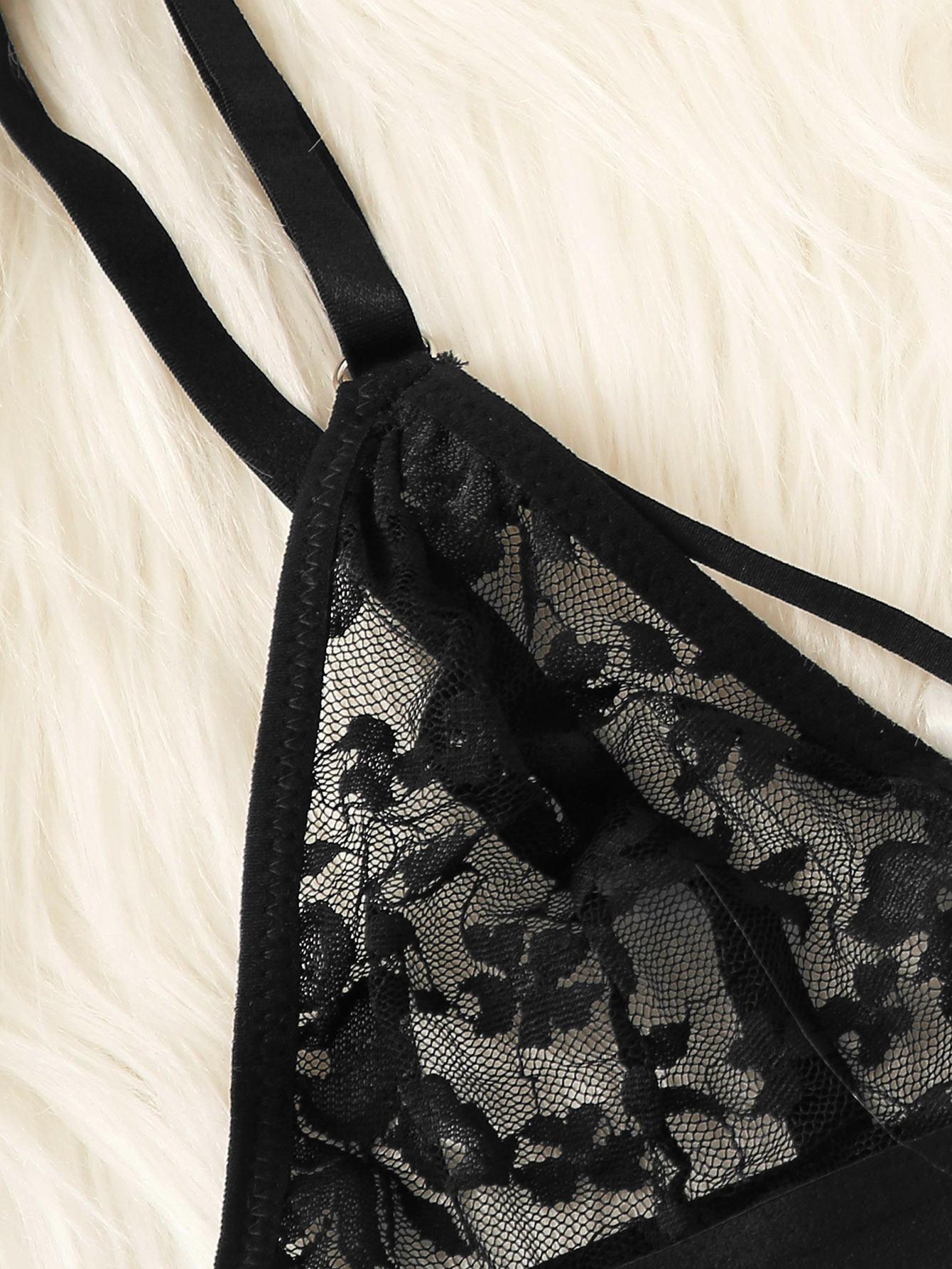 ensemble de lingerie en dentelle à harnais – Image 3