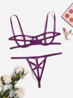 ensemble de lingerie découpé