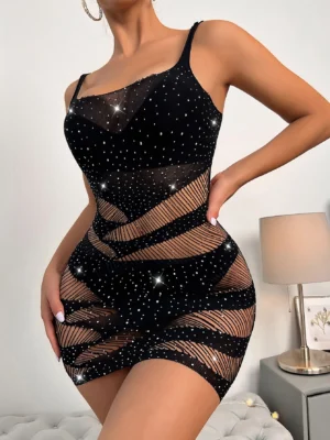 robe à strass clouté en tulle