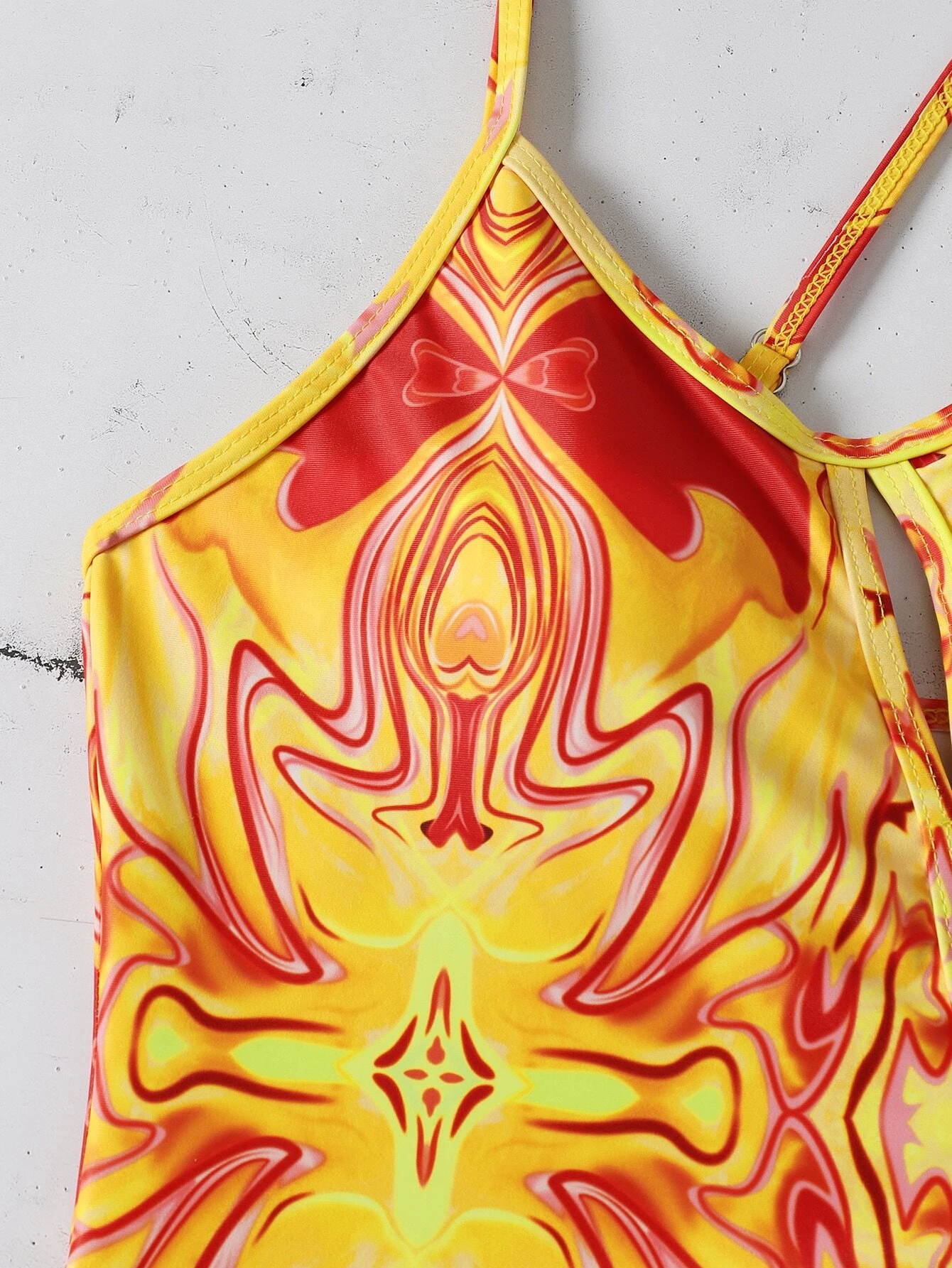 maillot de bain une pièce à motif fluide abstrait asymétrique – Image 6
