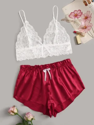 pyjama en dentelle avec satin