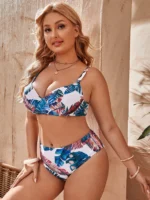 bikini avec motif tropical