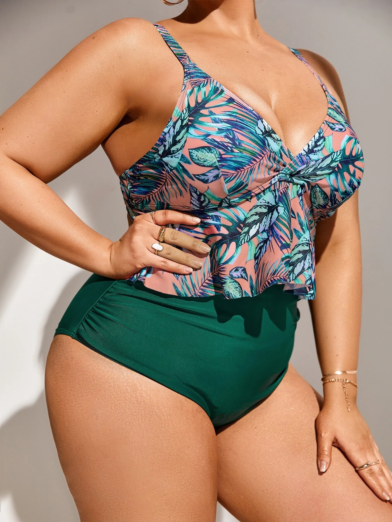 maillot à imprimé tropical à volants
