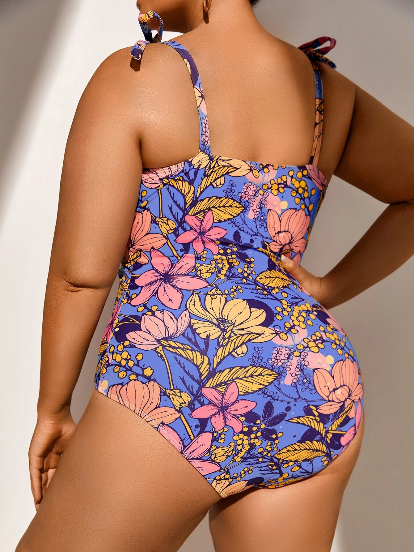 maillot de bain une pièce à imprimé floral – Image 2