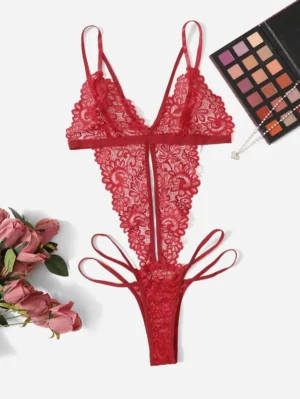 body de lingerie en dentelle découpe