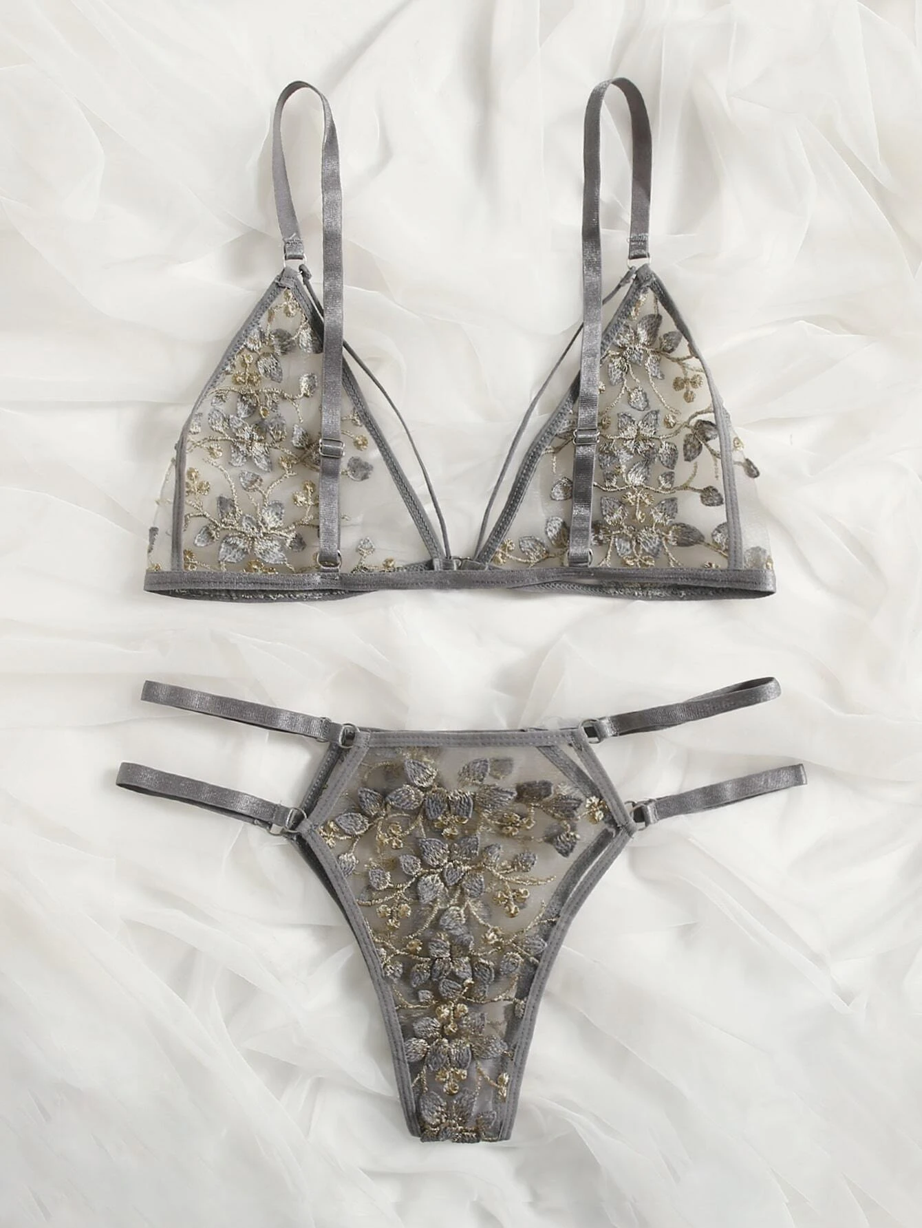 Ensemble de lingerie brodé fleur découpe