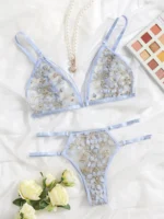 Ensemble de lingerie brodé fleur découpe