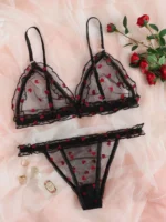 Ensemble de lingerie à imprimé cœur transparent