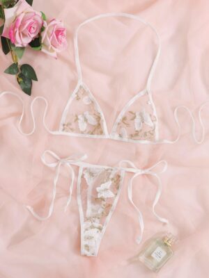Ensemble de lingerie à broderie à tulle