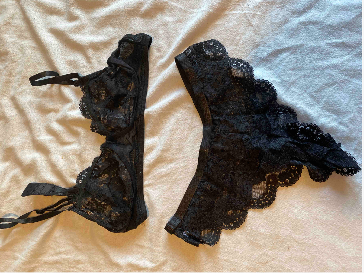 Ensemble de lingerie sexy en dentelle festonnée – Image 2
