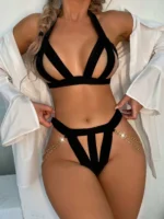 Ensemble de lingerie à chaîne avec découpe