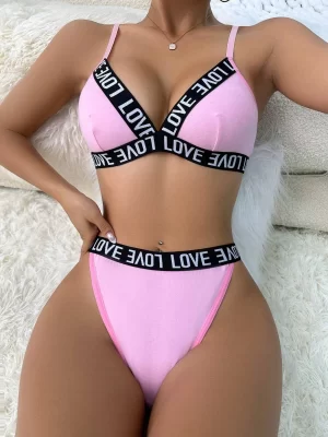 Ensemble de lingerie à lettres
