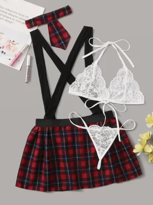 Ensemble de lingerie en dentelle & Jupe à bretelles en tartan