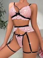 Ensemble de lingerie en dentelle à harnais jarretière
