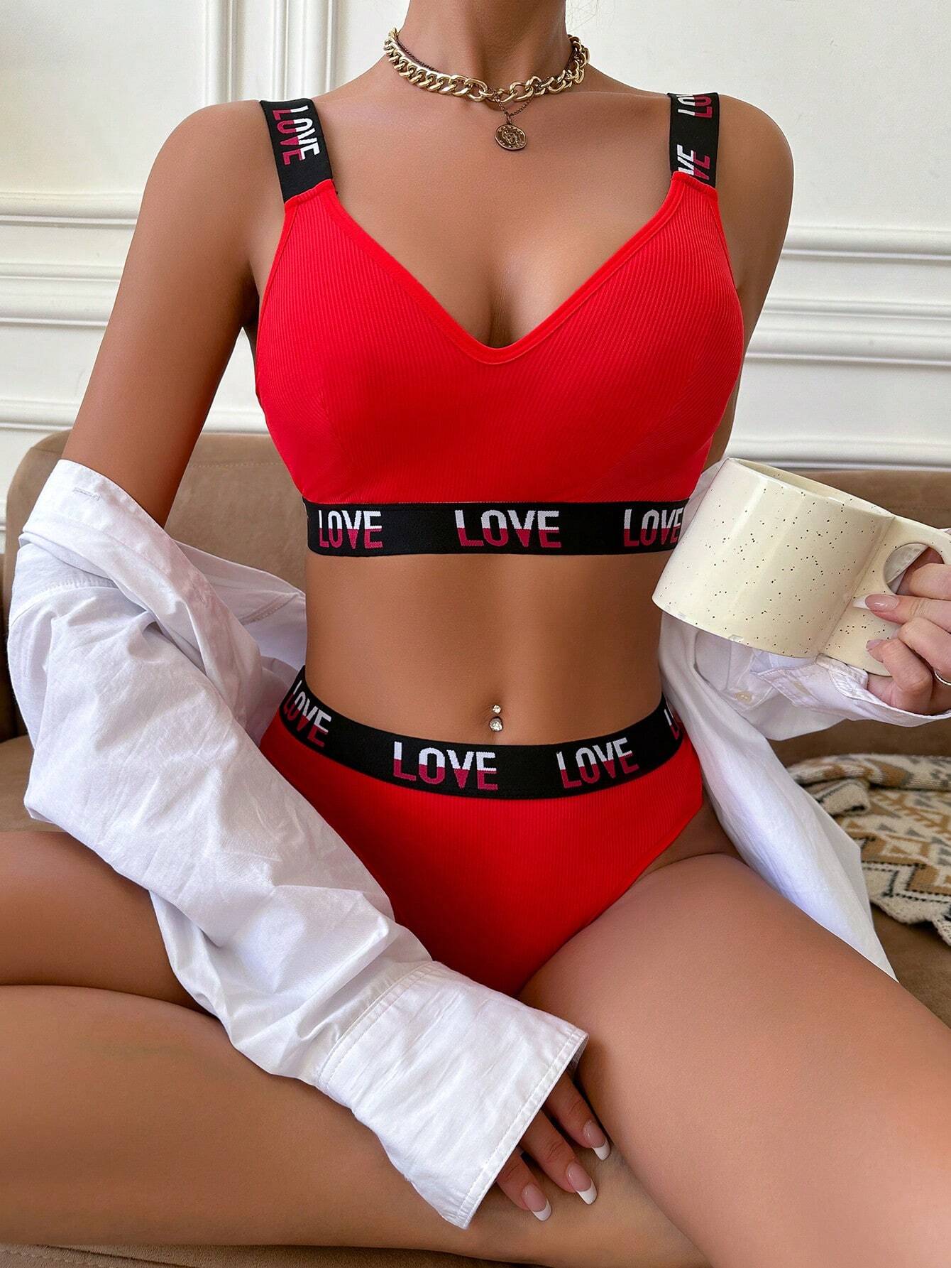 Ensemble De Soutien-gorge Et De Sous-vêtements Pour Femmes Avec Impression De Lettres Et Garniture Contrastante – Image 4