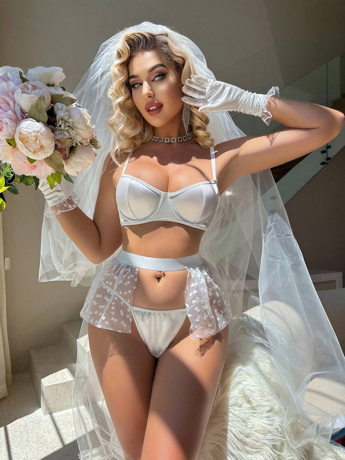 Ensemble De Lingerie Avec Patchwork En Mailles Pour La Saison Romantique Des Mariages – Image 2
